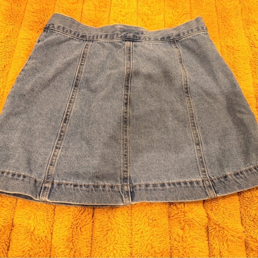 Denim Button-Front Skirt
T4 - Picture 5 of 9